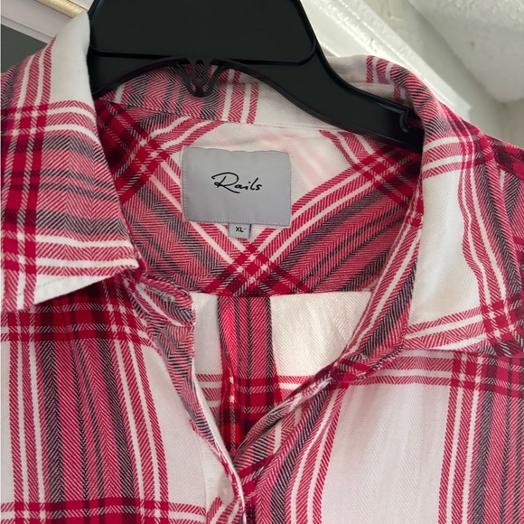 Rails Hunter Button Down in Raspberry & White - Picture 2 of 6